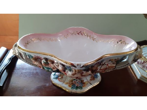 ~/upload/Lots/67087/kkdi23k4nlfhq/069 Capodimonte porselein items  (2)_t600x450.jpg